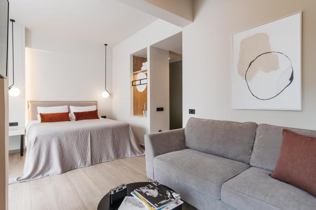 The City Hotel & Suites