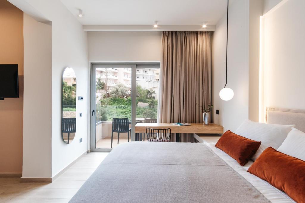 The City Hotel & Suites