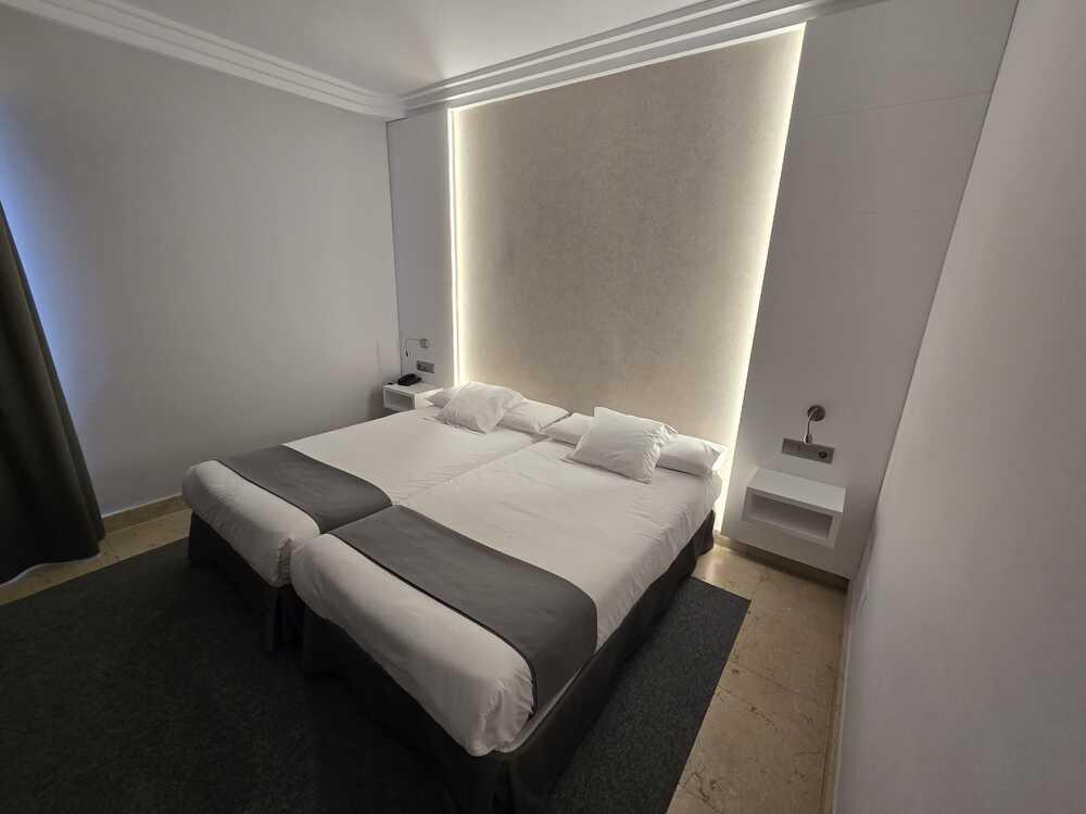 Hotel Gran Legazpi 3*lux